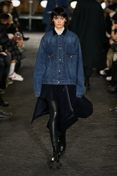 Look 10